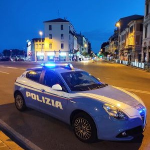 Traffico di armi: la Polizia di Stato arresta due persone e sequestra numerose armi
