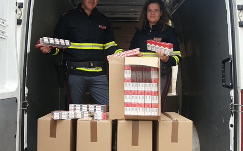 Trasportava oltre un milione di sigarette di contrabbando in A1, arrestato