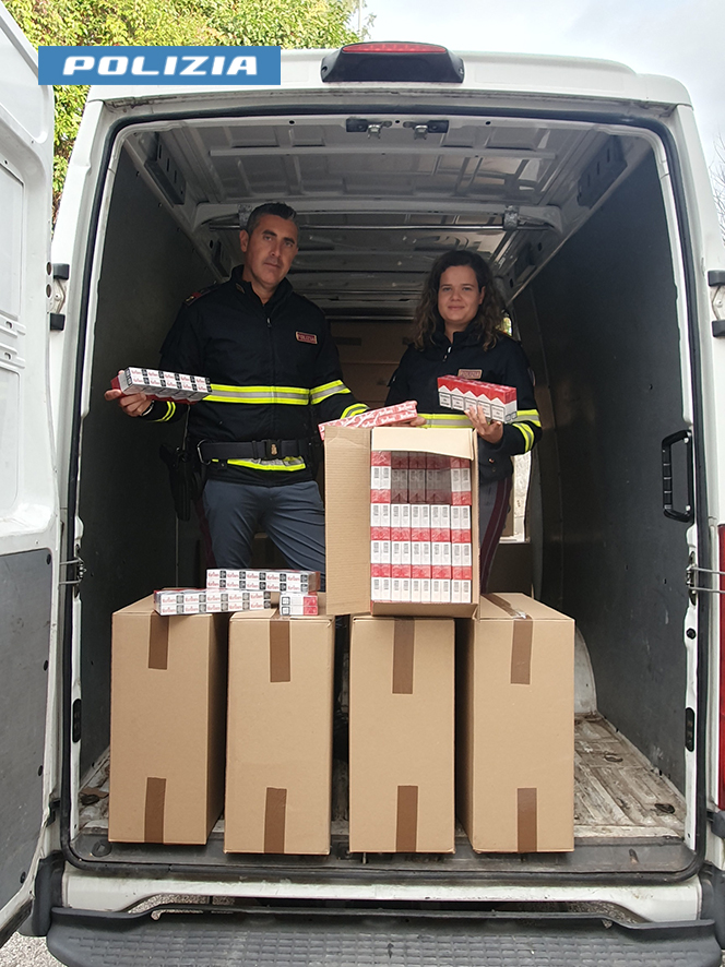 Trasportava oltre un milione di sigarette di contrabbando in A1, arrestato