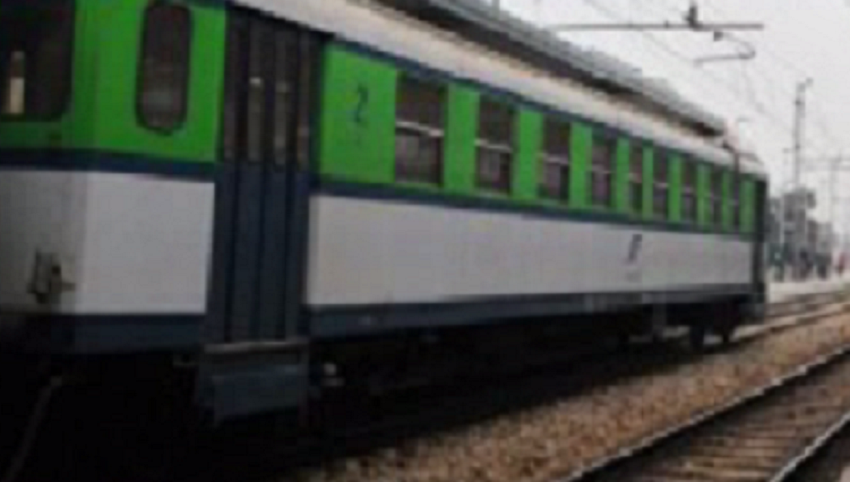 Treni, la richiesta di un genitore: “Si mettano bus sostituivi per sopperire ai continui disagi!”