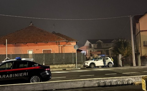 Trovata morta in casa a Nole: appartamento a soqquadro, indagano i Carabinieri