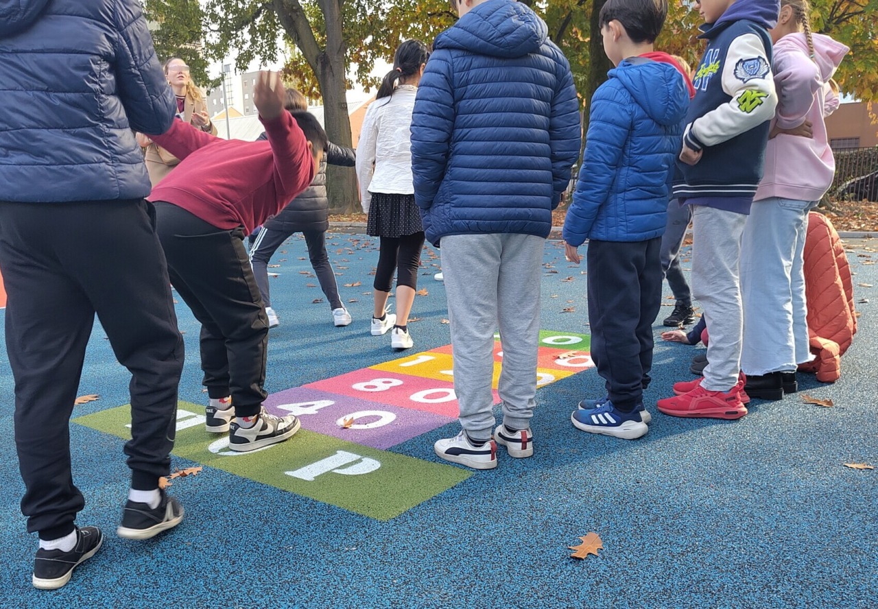 Un nuovo cortile per la didattica all’aperto alla primaria Munari