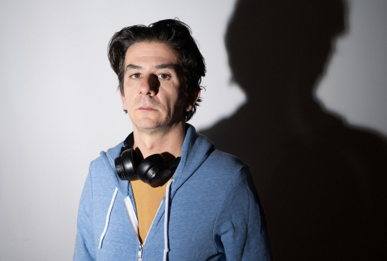 Valenza, al Teatro Sociale il debutto nazionale di “Baby Reindeer”