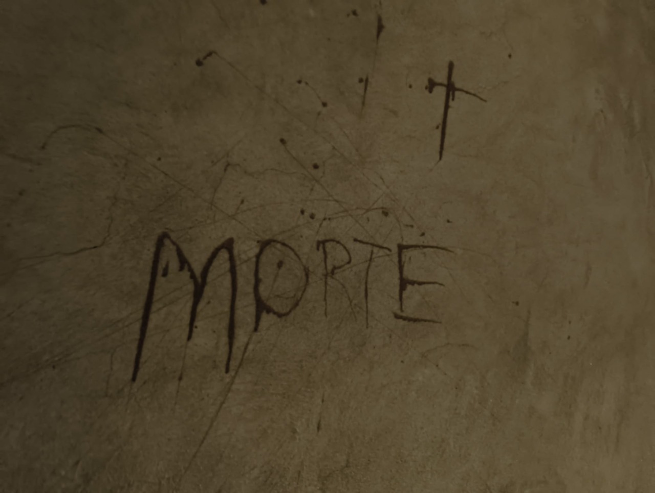 Valigie sospette e minacce di morte: allarme in città