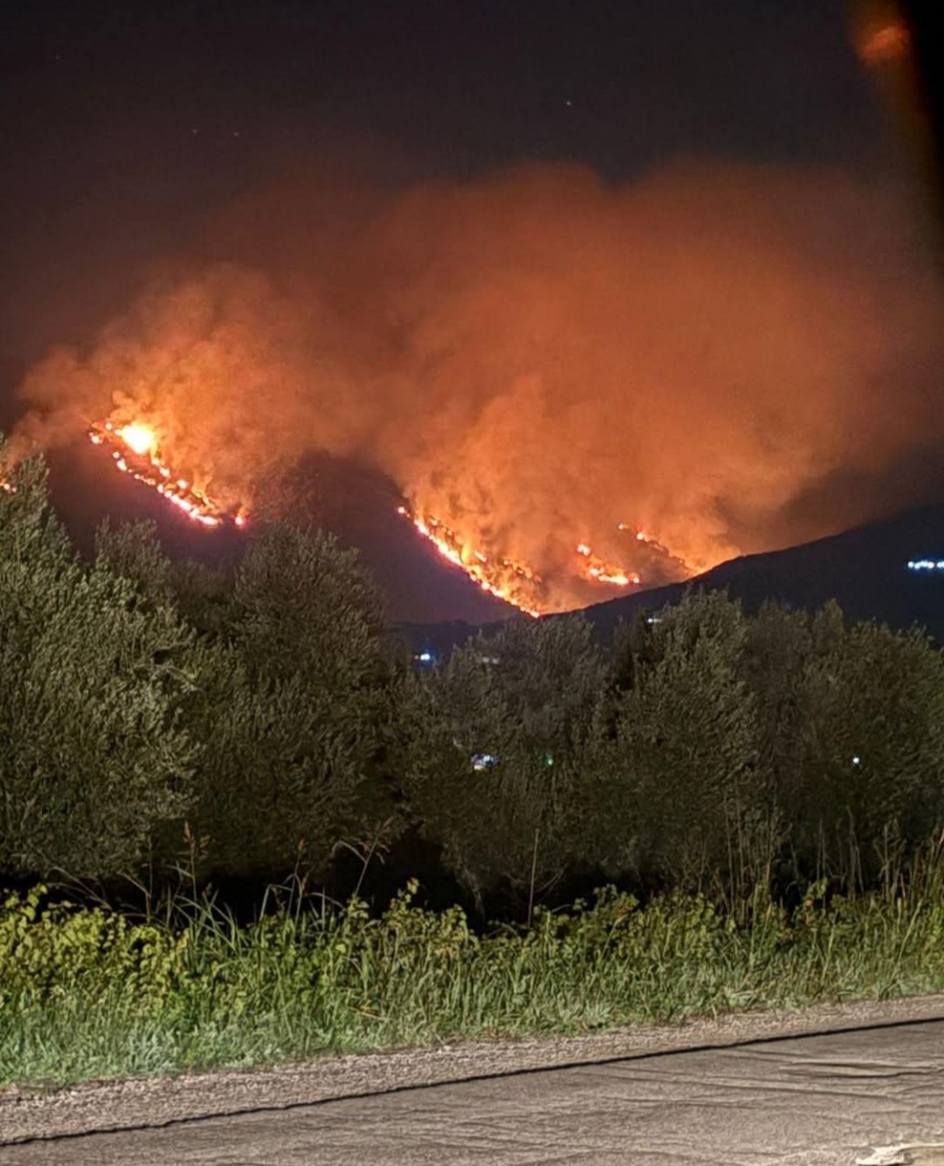 Vasto incendio sulle montagne tra Terracina e Sonnino