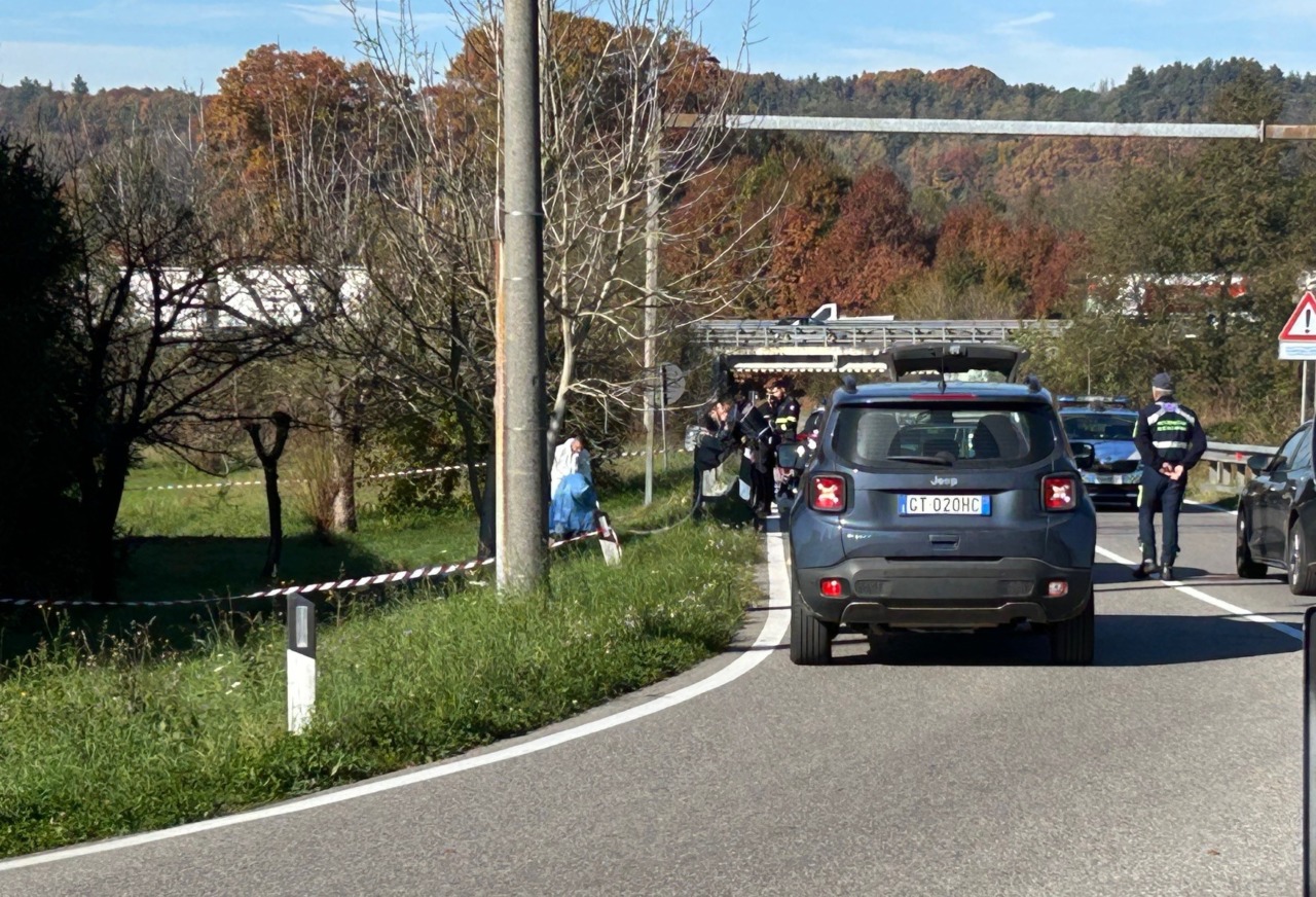 Veduggio, disposta l’autopsia sull’uomo di 49 anni trovato morto ai margini della Statale 36