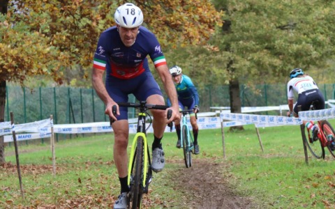 Velo Club Vercelli: finita la stagione su strada, è tempo di ciclocross: grandi prove per Levantesi e Provenzi