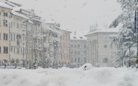 Neve e vento in arrivo a Belluno: scatta l’allerta per la Vigilia e Natale