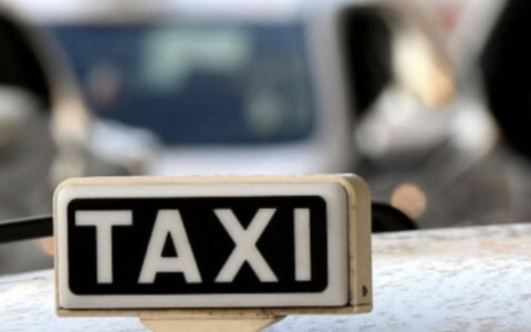 A Desenzano del Garda aumentano i taxi: pubblicato il bando per tre nuove licenze