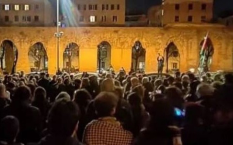 A Torpignattara antifascisti contro la ronda di Forza Nuova