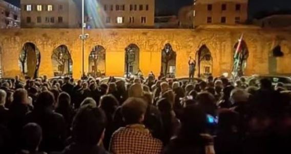 A Torpignattara antifascisti contro la ronda di Forza Nuova