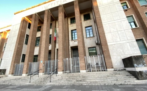 Abusi su minore narcotizzato, chiesto il rito immediato per l’infermiera