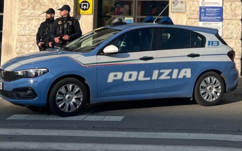 All’interno di una sala  slot con documenti falsi e hashish