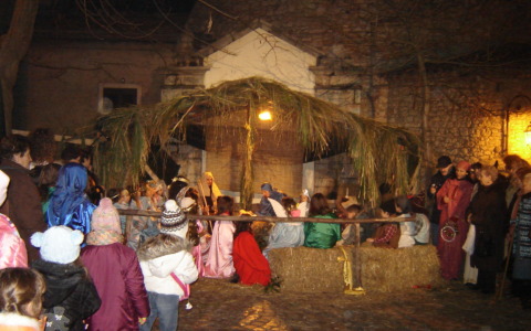 Arte presepiale tra tradizione e innovazione: il 26 dicembre “Non c’è posto, il presepe vivente”