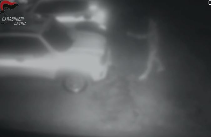 Attentato alla Polizia Locale, arrestato un uomo: “Eccome come ha incendiato le auto”. VIDEO