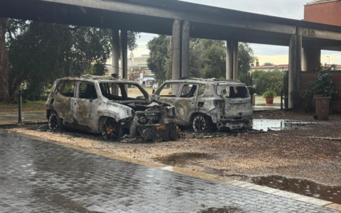 Attentato, “Non ci faremo intimidire. Chi pensa di turbare questa Città con il fuoco si sbaglia di grosso”. Parla il sindaco