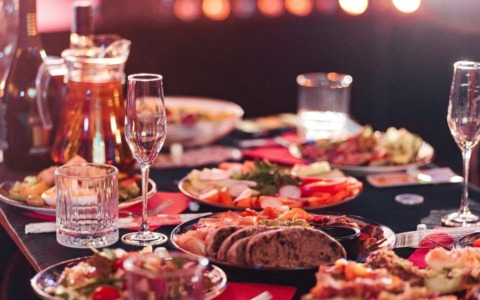 Aumento dei costi per il cenone della vigilia e il pranzo di natale a Viterbo