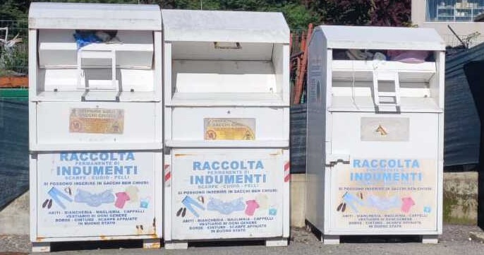 Bidoni della raccolta degli abiti usati spariti, «Si cerca una soluzione»