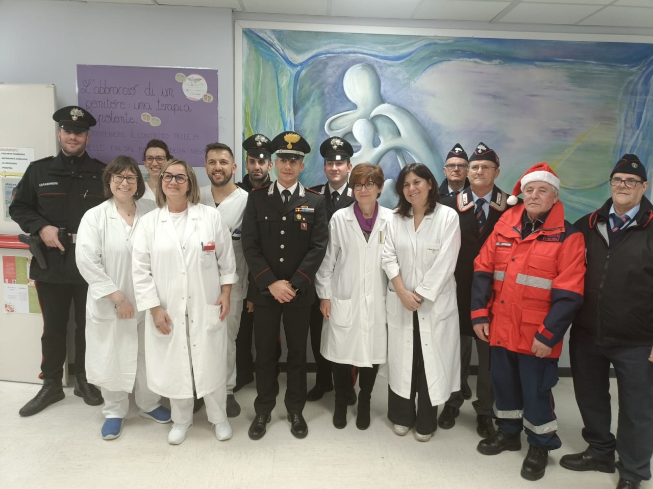 Borgomanero: i Carabinieri portano un sorriso ai piccoli pazienti del Santissima Trinità