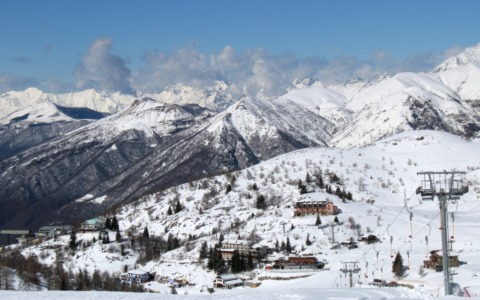 Cadute e malori ai Piani di Bobbio: sei interventi di soccorso sulle piste