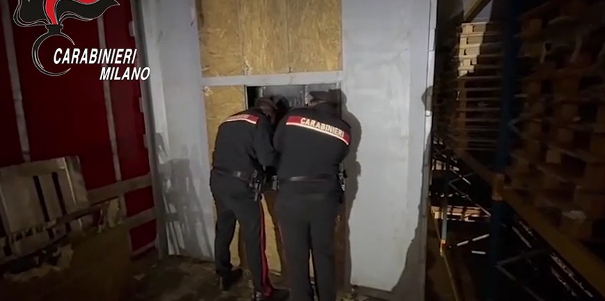 Carico di droga dall’estero: fermato tir con 480 kg di hashish, tre arresti