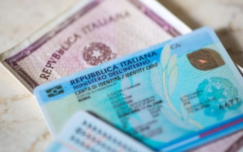Carta d’identità, “notte bianca” sabato 13 dicembre: uffici aperti fino a mezzanotte