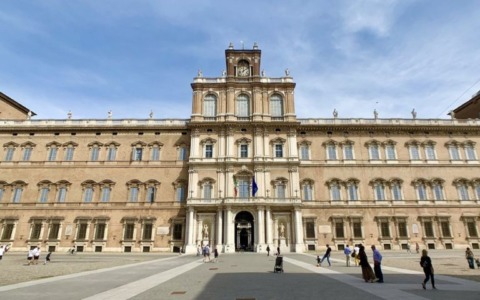 Caso lapide in Accademia: sabato una contro manifestazione