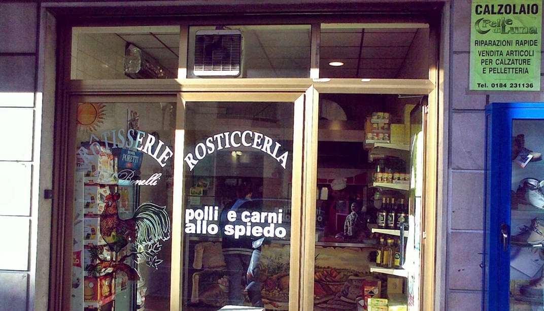 “Chiude la storica rosticceria Bonelli di Ventimiglia”. Ma c’è chi assicura: “Riapre, tranquilli! Con nuovi proprietari”