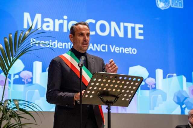 Conte all’Anci guida la fronda dei sindaci contro i furti: “Servono più risorse”