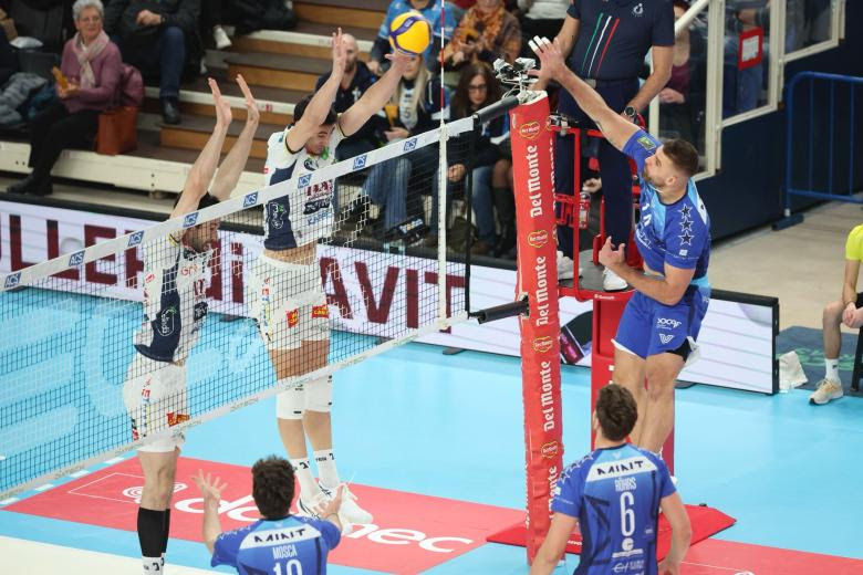 Coppa Italia, quarti di finale fatali per la Vero Volley Monza: Trento vince in tre set