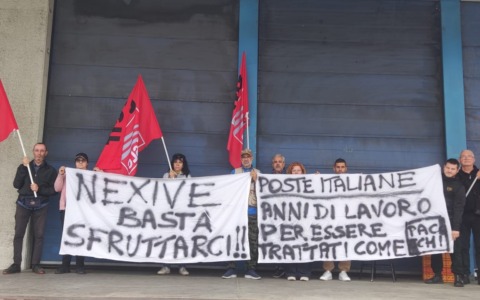 Crisi Postalcoop: 30 dipendenti in presidio a Torino in attesa degli ammortizzatori sociali