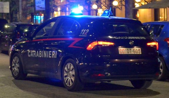 Denunciata coppia per detenzione di hashish e marijuana