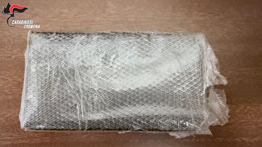 Denunciati due rapinatori, un ladro e un un giovane con un etto di droga nei pantaloni