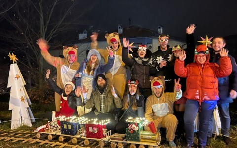 Dieci anni e non sentirli: torna l’appuntamento della Vigilia con i “Ragazzi della Rotonda”