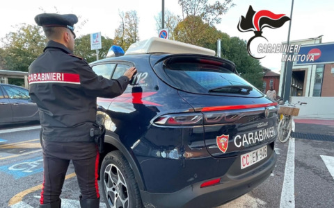 Furti in due negozi di Medole: 20enne individuato grazie al DNA dopo un anno e mezzo