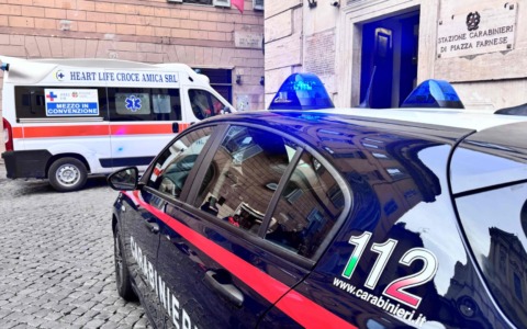 Giovane accoltellato in via Ventimiglia, fermati tre sospettati