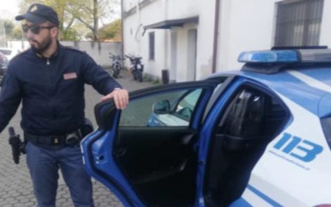 Giovane scippatore arrestato in flagranza, era destinatario di un provvedimento di espulsione