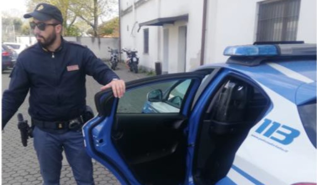 Giovane scippatore arrestato in flagranza, era destinatario di un provvedimento di espulsione