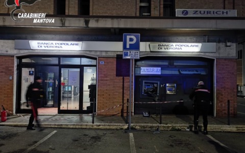 Guidizzolo, assalto al bancomat con la tecnica della marmotta: esplosione nella notte