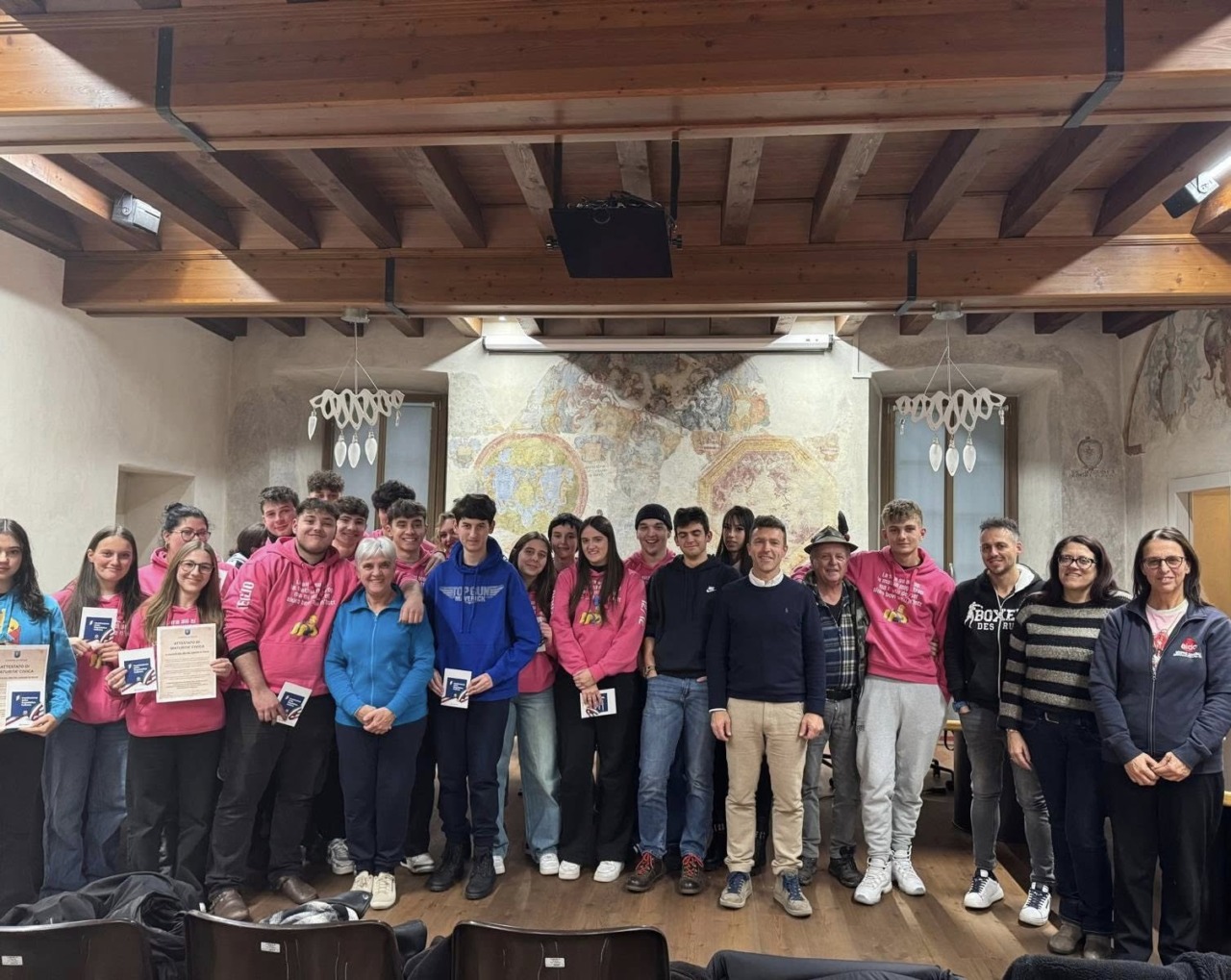 Il Comune premia i neo maggiorenni in Municipio