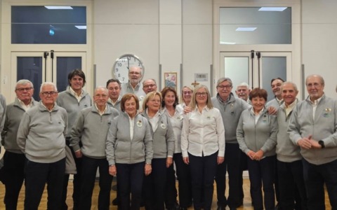 Il Coro Alpe porta il Natale alla Rsa Gianetti