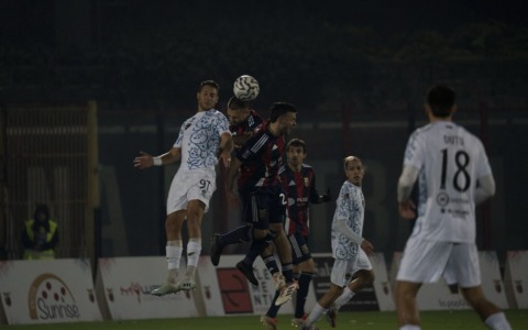 Casertana – Latina 3-1, Volpe: “Poco da rimproverare. Il FVS? Troppe interruzioni” (la conferenza)