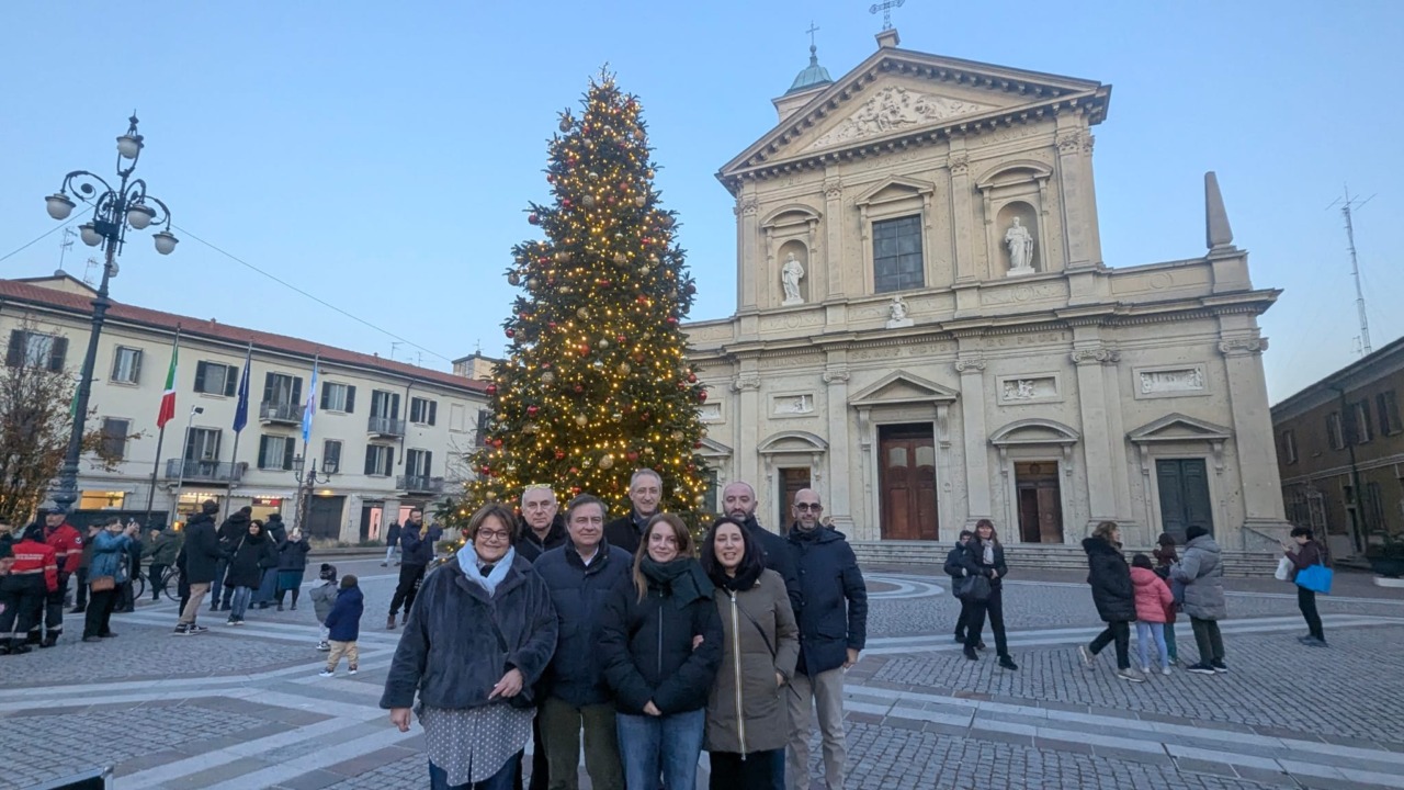 Il Natale saronnese si illumina, da oggi il calendario dell’Avvento