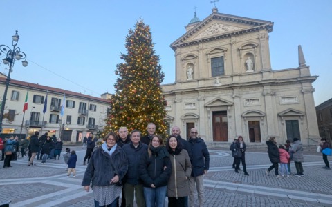 Il Natale saronnese si illumina, da oggi il calendario dell’Avvento