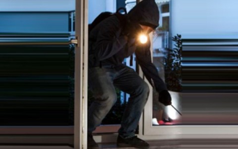 In dieci giorni sette case di Cividate svaligiate, compresa quella del sindaco. Chiesto un piano d’azione