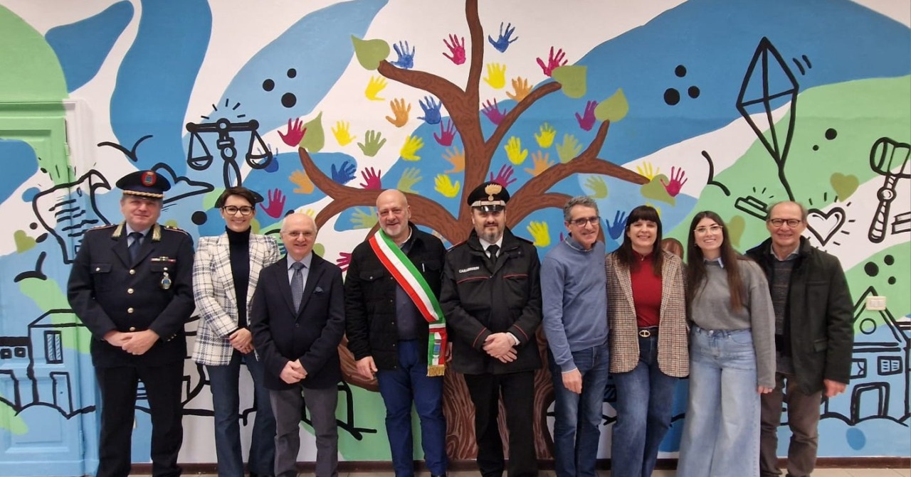 Inaugurato il murales “Un murales per la legalità” realizzato dagli studenti della scuola Ferrini