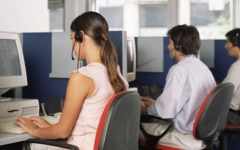 Informazioni ingannevoli su bollette e offerte per energia e telefono: maxi multa a sei società di call center