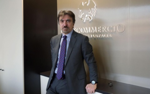 L’83% dei toscani farà i regali di Natale: budget medio di 221 euro