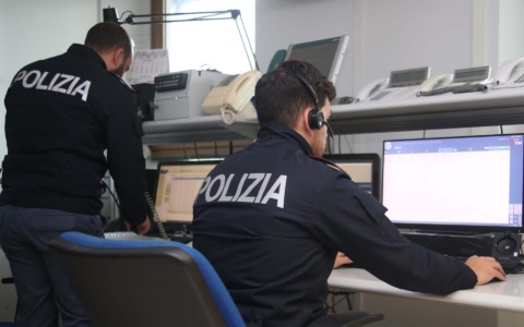 La Polizia di Stato, dietro le quinte e dietro la divisa: tecniche investigative, attività operative e l’umanità del mestiere