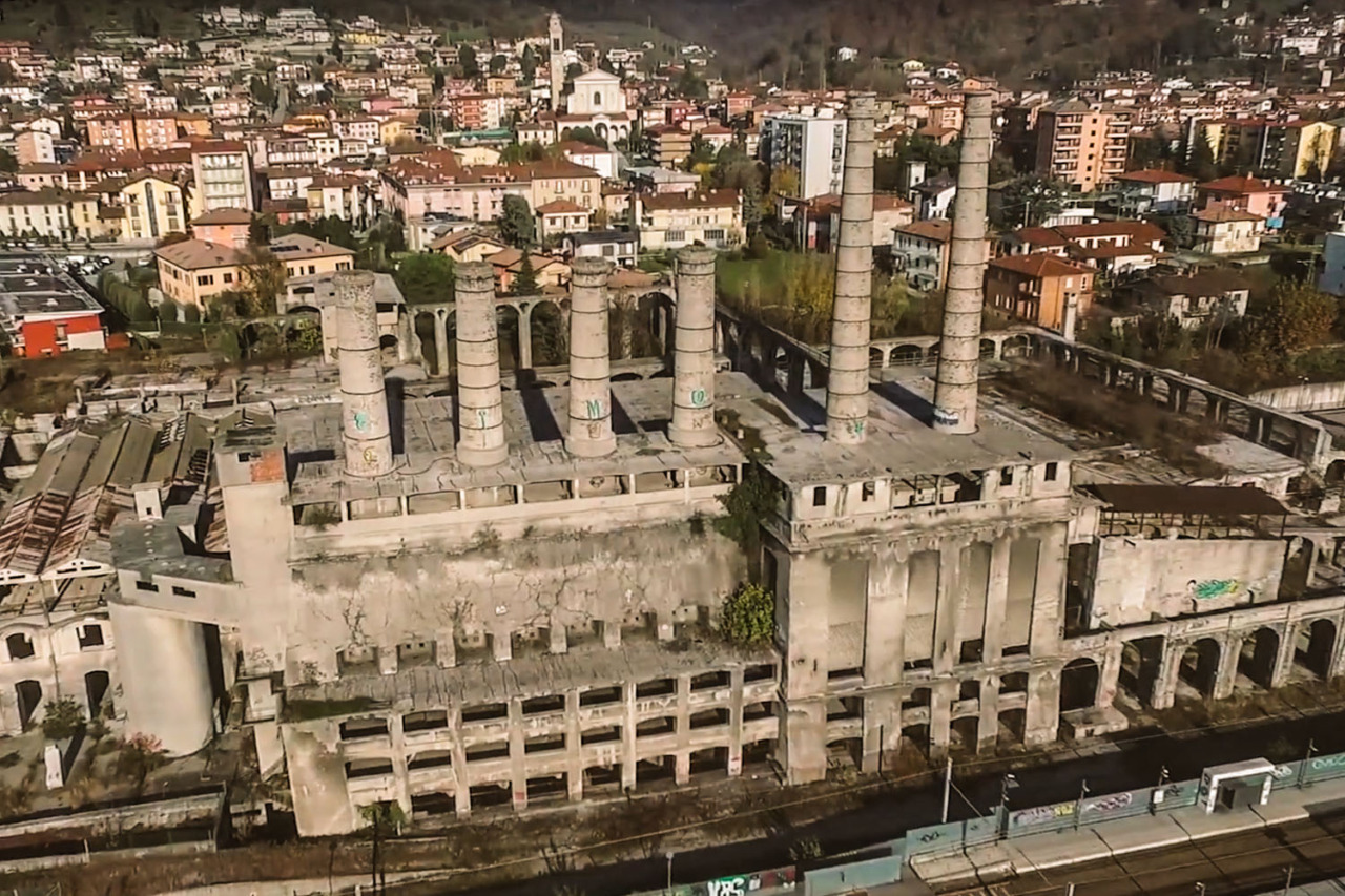 La tragica morte di Daniel Esteban Camera Garcia, caduto nel vuoto all’ex Italcementi di Alzano